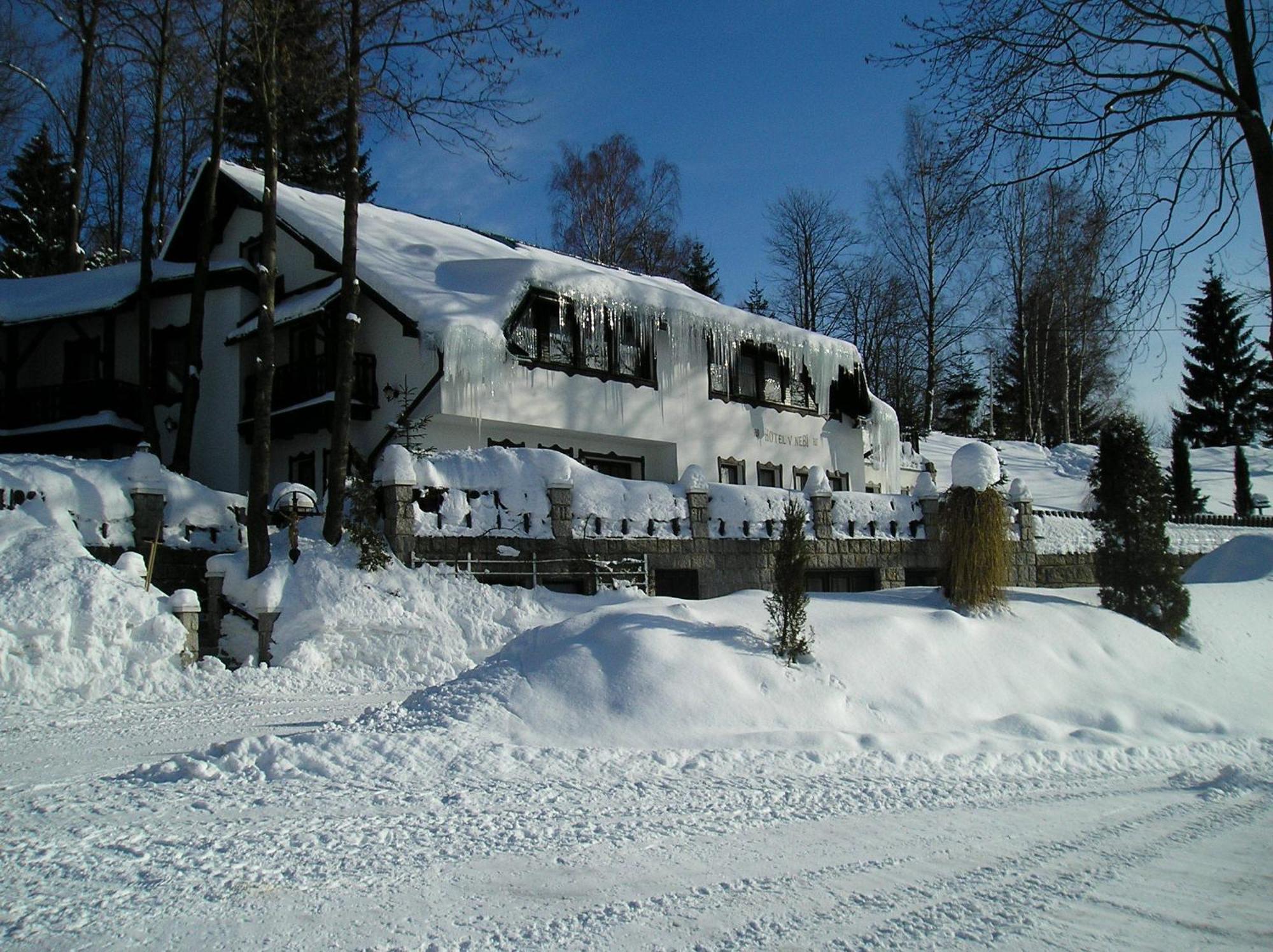 Hotel V Nebi Josefuv Dul Exterior foto