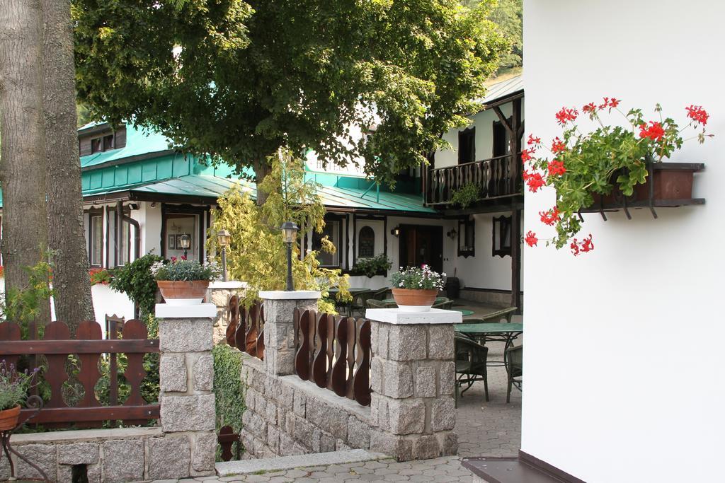 Hotel V Nebi Josefuv Dul Exterior foto